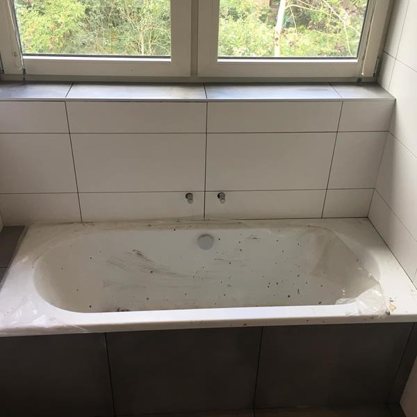 Badkamer met 60x60 en 30x60 tegels | RMB Tegels & Sanitair