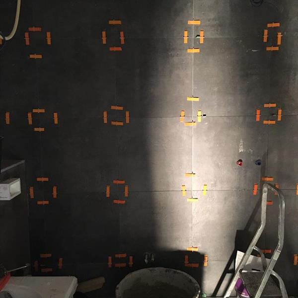 Badkamer met 60x60 en 120x30 tegels | RMB Tegels & Sanitair